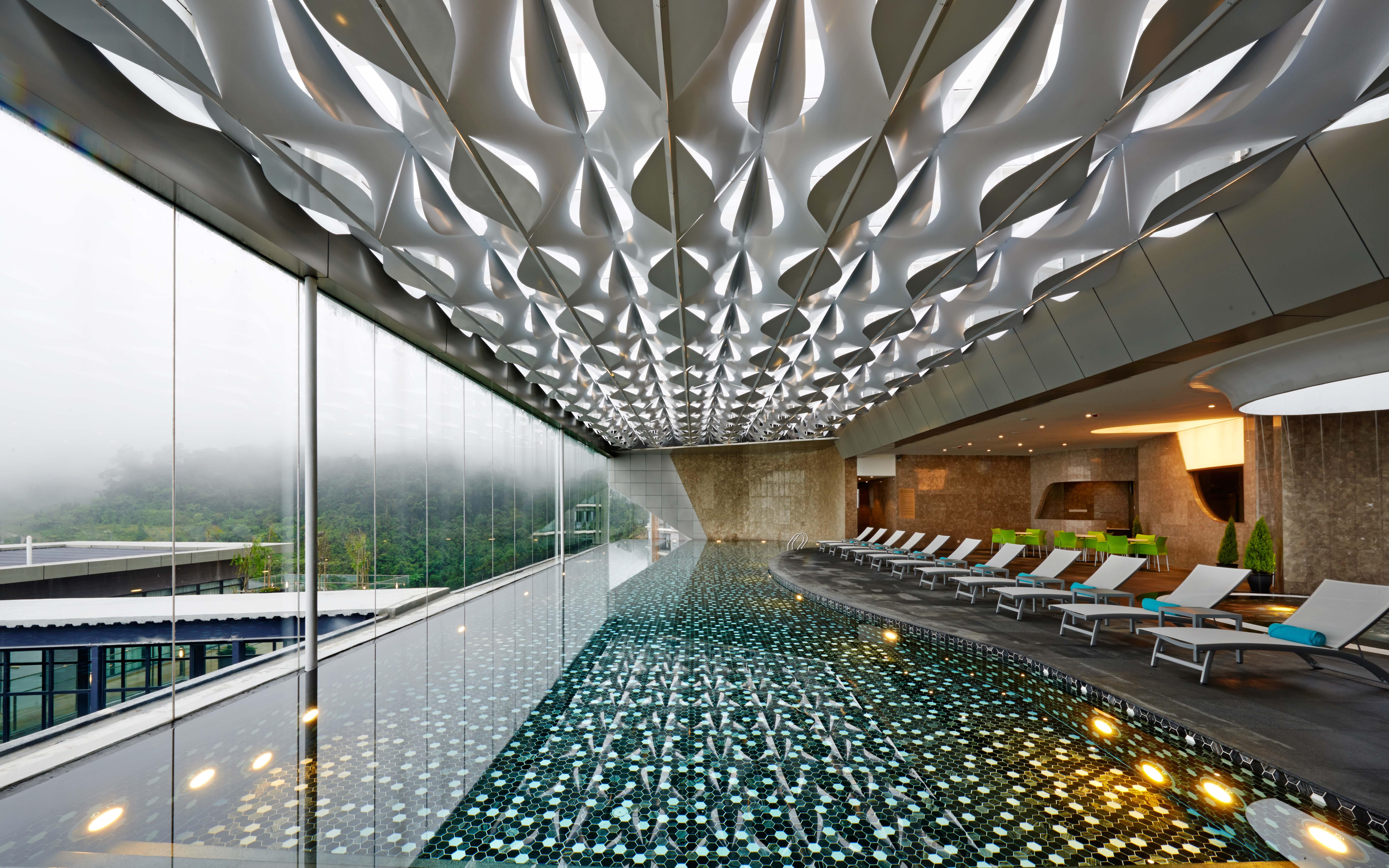 그랜드 이온 델레멘 호텔 겐팅 하일랜드 외부 사진 The pool at the 101 Sky Lounge