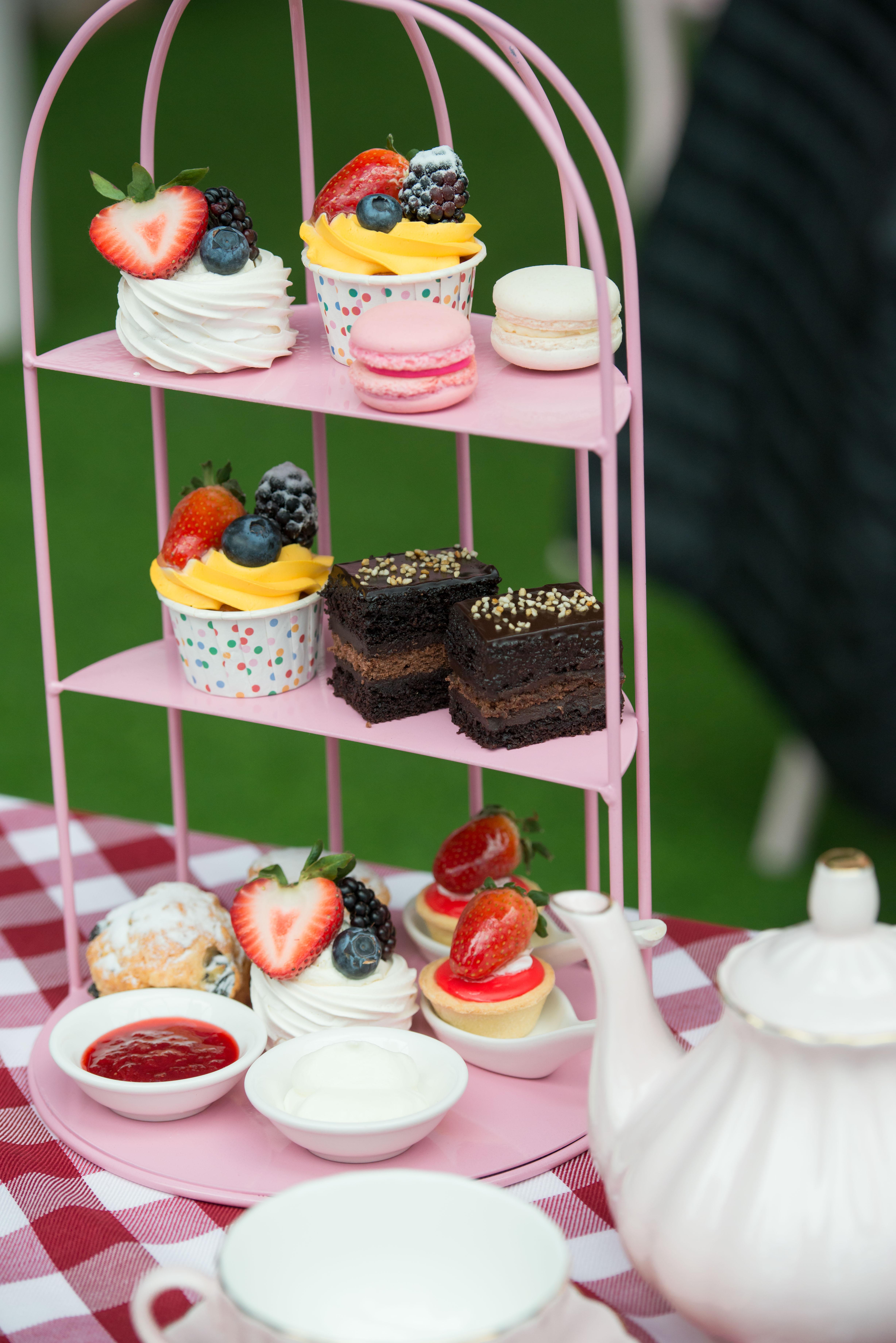 그랜드 이온 델레멘 호텔 겐팅 하일랜드 외부 사진 A selection of cakes