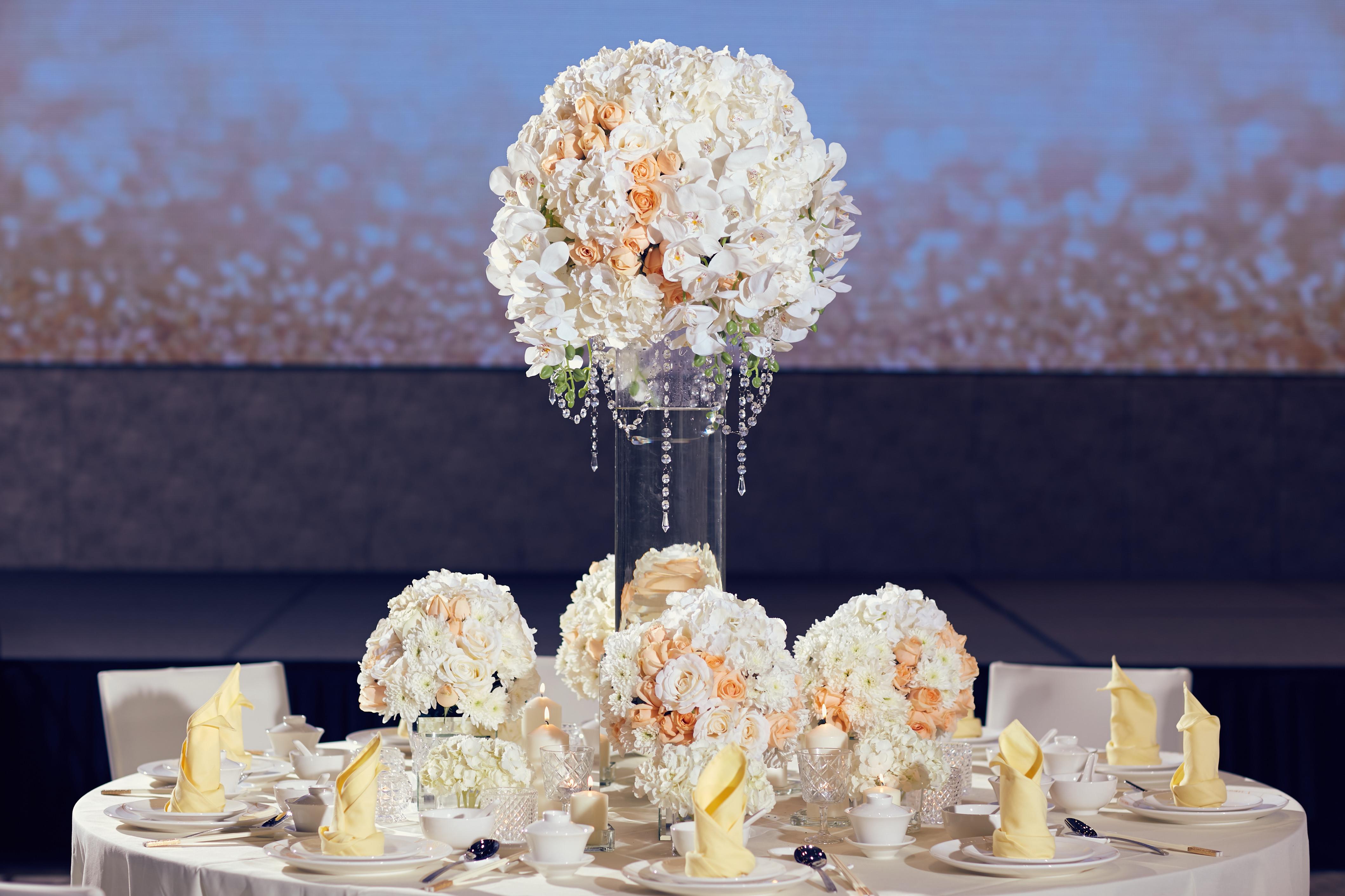 그랜드 이온 델레멘 호텔 겐팅 하일랜드 외부 사진 A table decorated with flowers